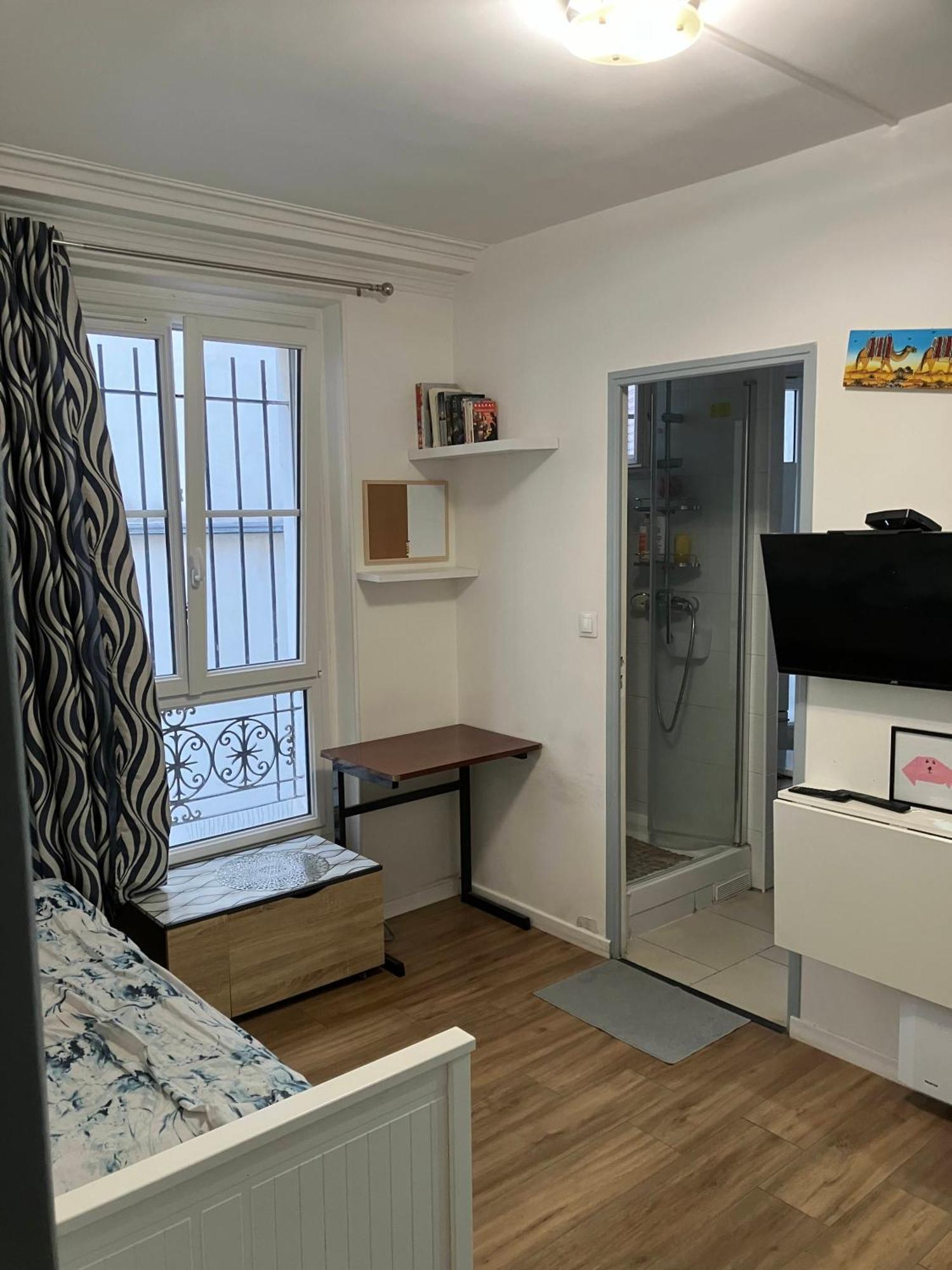 F2 Montmartre 18 Appartement *